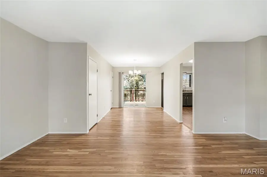 2627 SE Bruno Avenue, Saint Louis, MO 63114 - #2