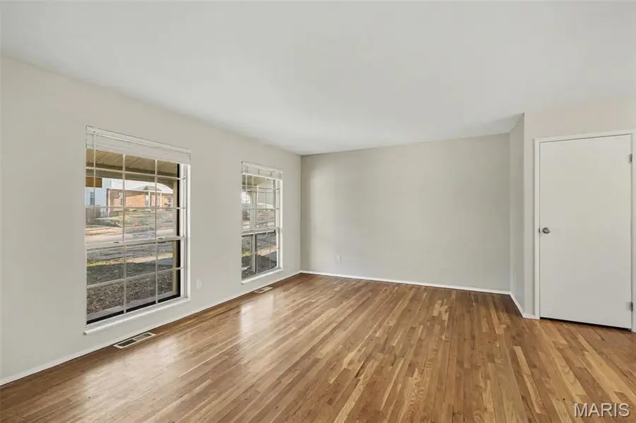 2627 SE Bruno Avenue, Saint Louis, MO 63114 - #3