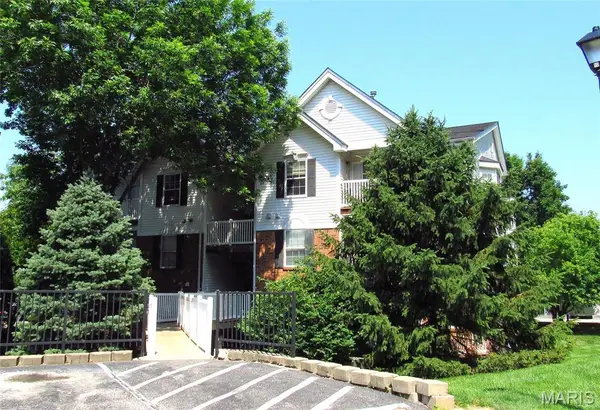 450 Benton Drive #A, St Peters, MO 63376