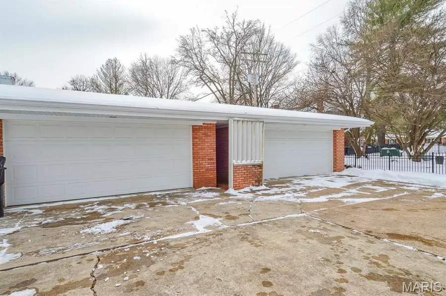 401 Garden Boulevard, Belleville, IL 62220 - #3