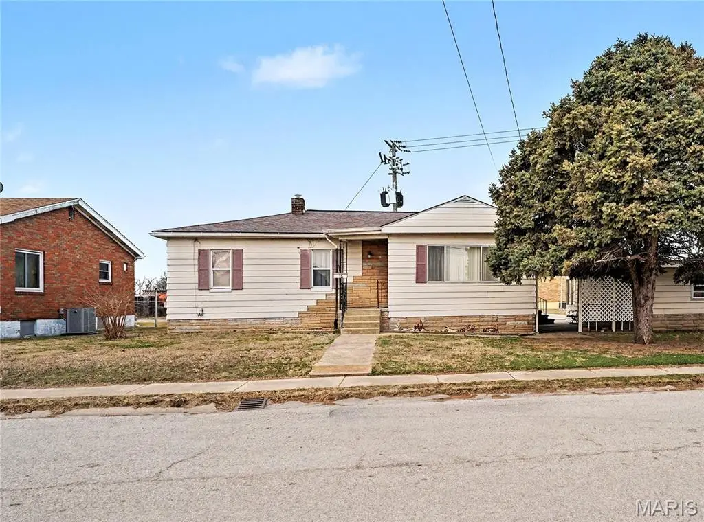 38 N Main Street, Wood River, IL 62095 - #1