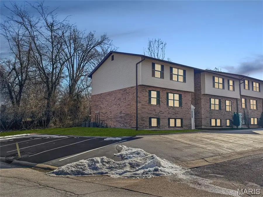 21 Village West Court #302, Washington, MO 63090 - #2