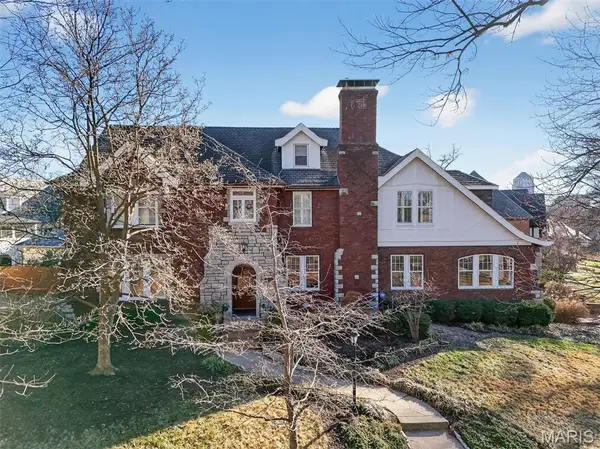 7298 Greenway Avenue, University City, MO 63130