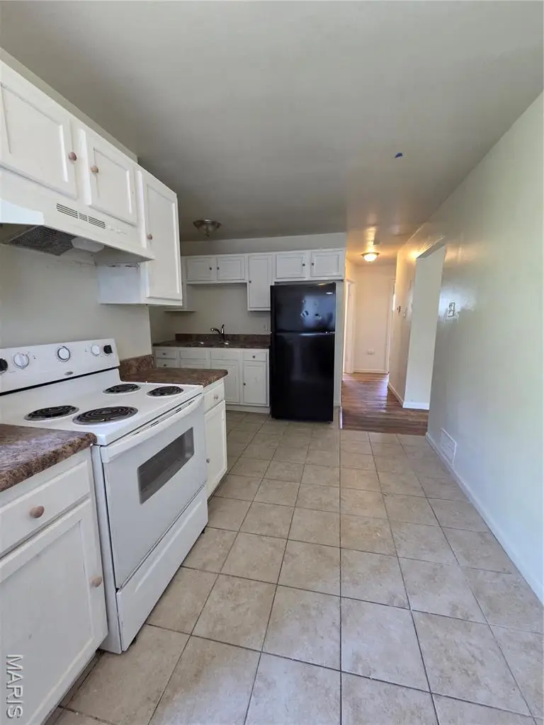 5614 Sanborn Drive, Saint Louis, MO 63121 - #2