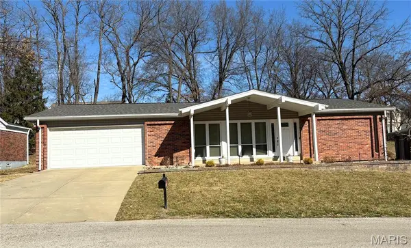 1042 Parkwatch Drive, Ballwin, MO 63011