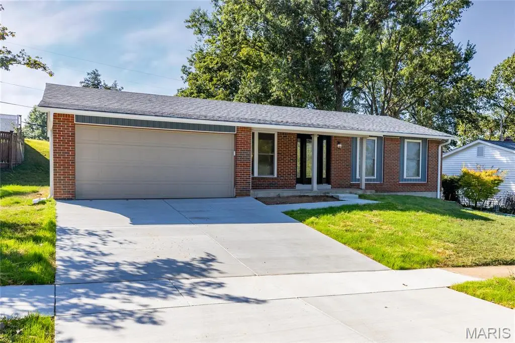2766 Chalet Hill Drive, Saint Louis, MO 63129 - #1
