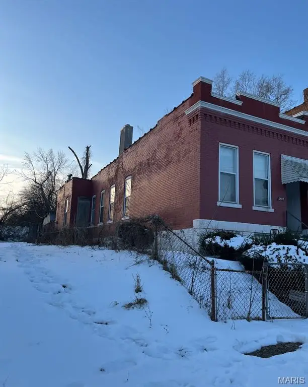 2028 E Prairie Avenue, Saint Louis, MO 63107 - #3