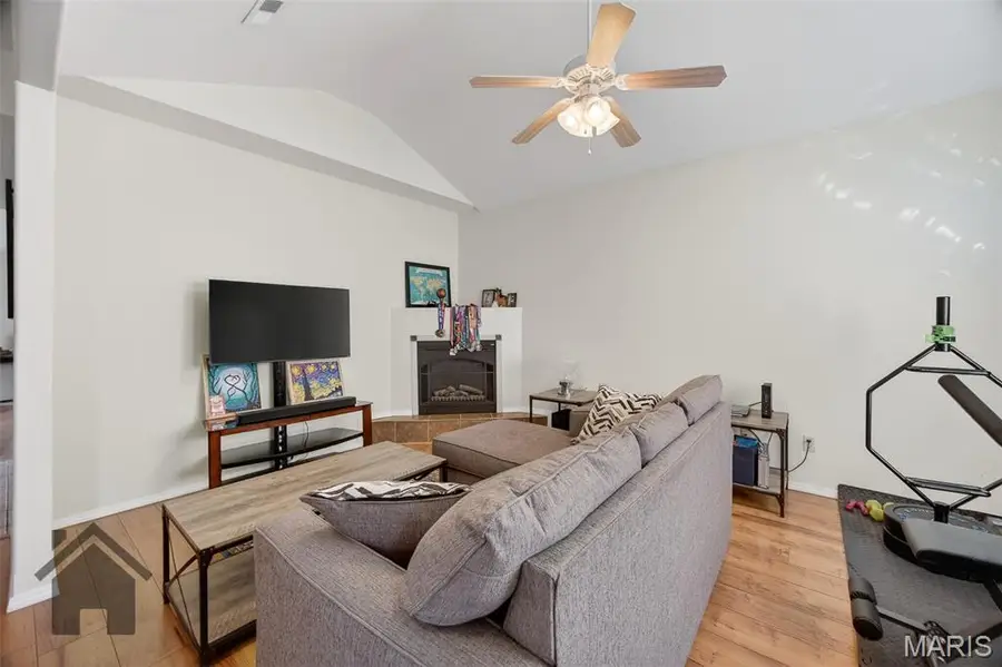 362 Carmel Valley Way, Saint Robert, MO 65584 - #2