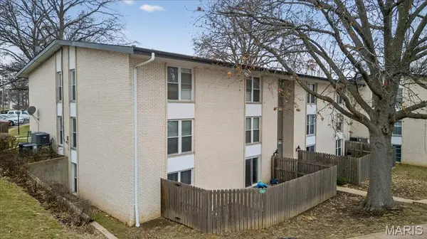 10445 Briarbend Drive #5, St Louis, MO 63146