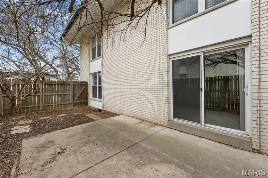 10445 Briarbend Drive #5, Saint Louis, MO 63146 - #2