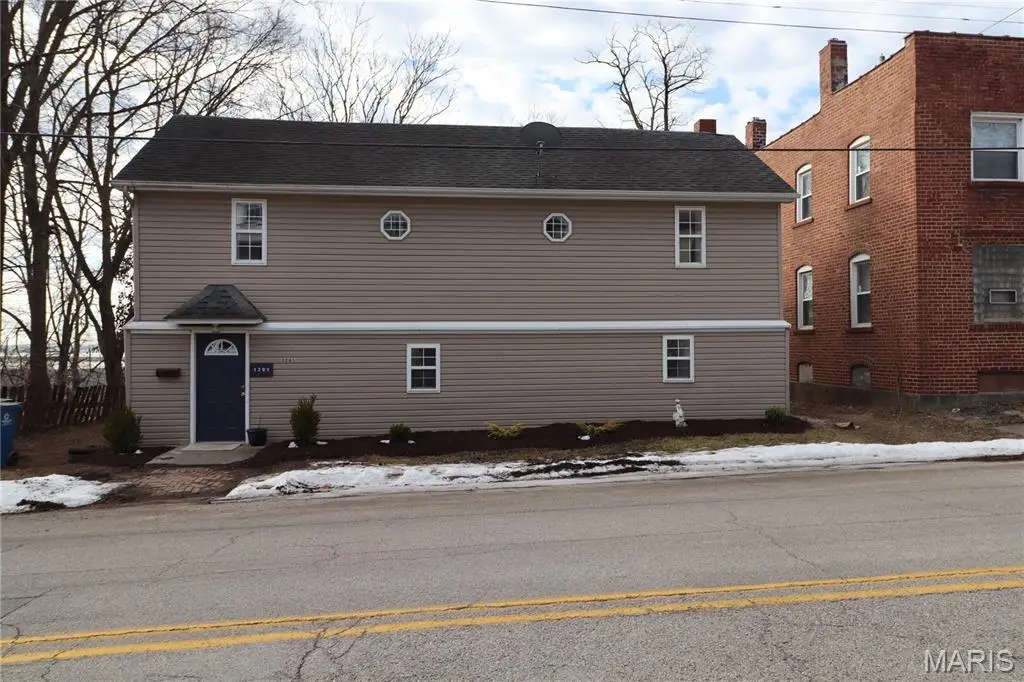 1205 E 4th Street, Alton, IL 62002 - #1