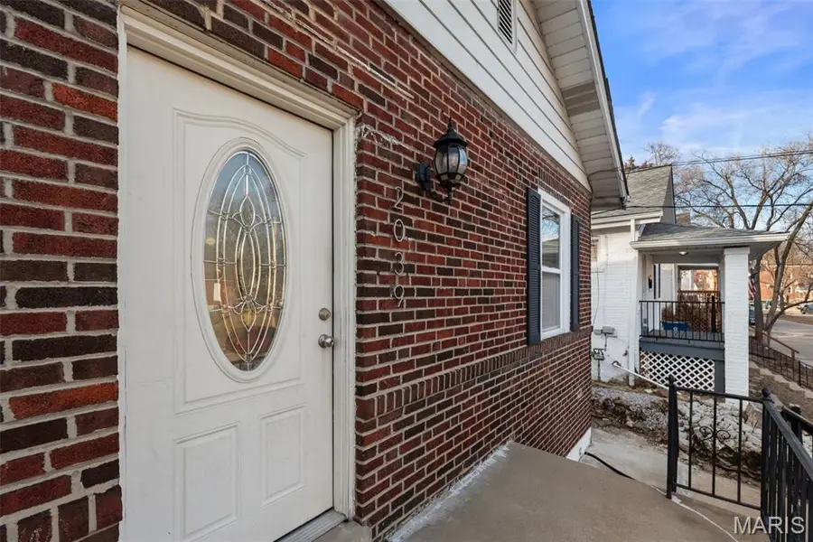 2039 Yale Avenue, Maplewood, MO 63143 - #3