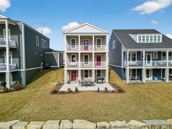 121 Tiber Way, St Charles, MO 63301