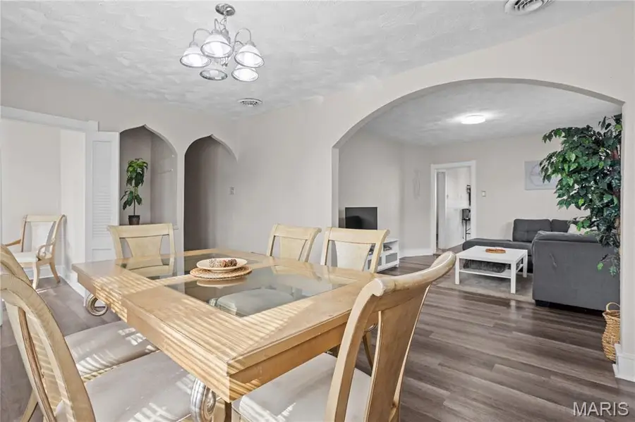 4931 Mardel Avenue, Saint Louis, MO 63109 - #3