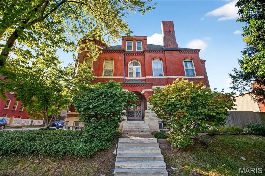 2327 S 12th Street, Saint Louis, MO 63104 - #3