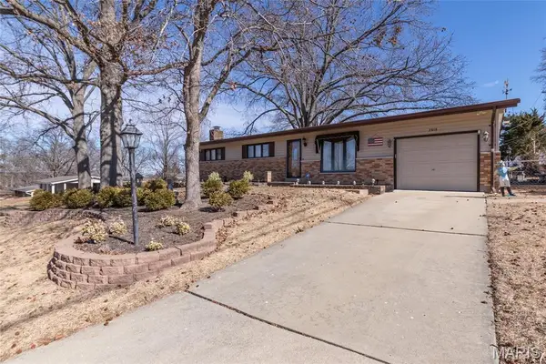 2818 Redstone Drive, St Louis, MO 63125