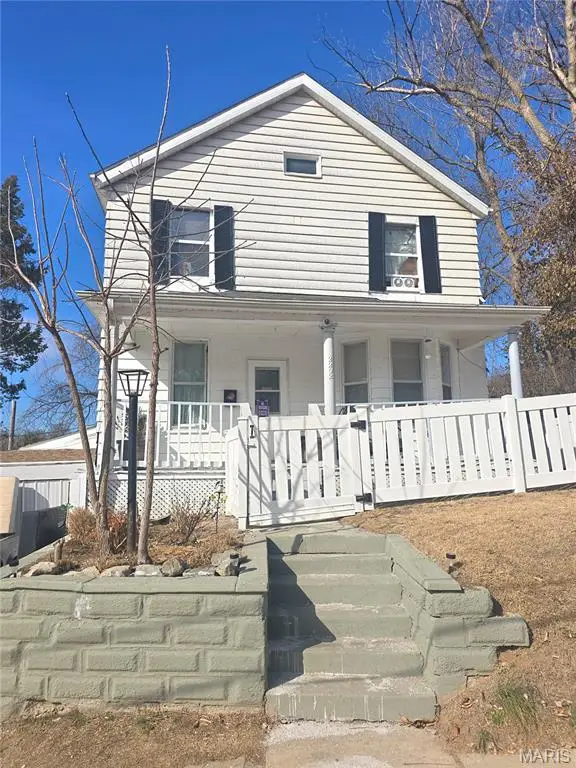 2202 Mills Avenue, Alton, IL 62002 - #2