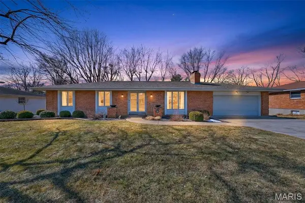 3341 W Adams Street, St Charles, MO 63301