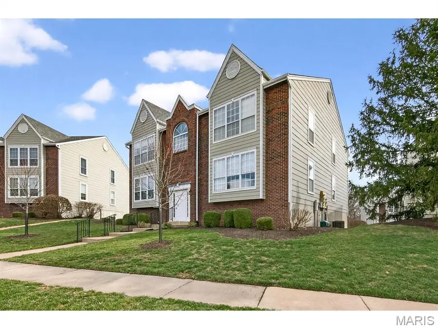 1327 Holgate Drive #C, Ballwin, MO 63021 - #2