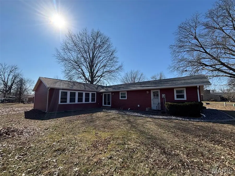 710 N Maple Street, Vandalia, MO 63382 - #3