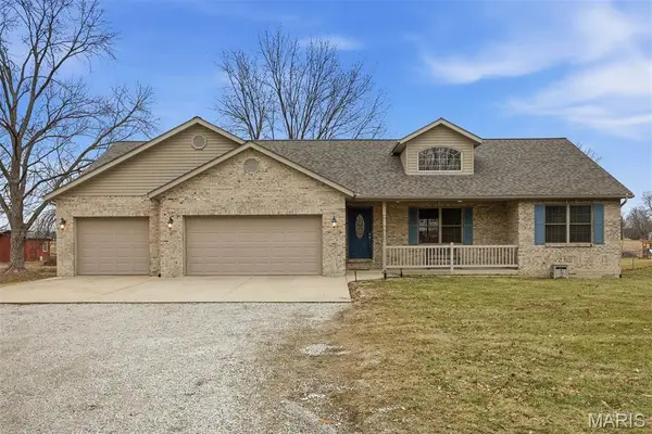 6 Kay Drive, Highland, IL 62249