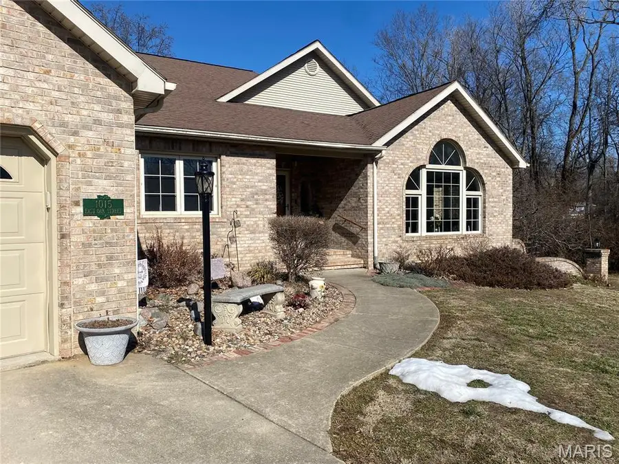 1015 E Oak Street, Greenville, IL 62246 - #3