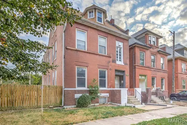 3616 Russell Boulevard, St Louis, MO 63110