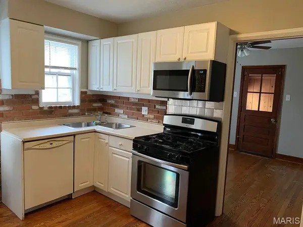 1015 S New Florissant Road, Florissant, MO 63031