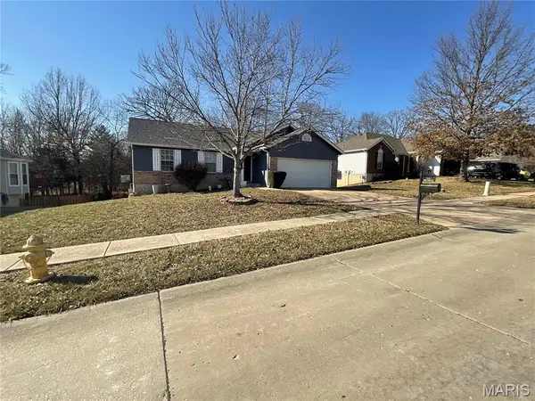 2038 Peine Forest Drive, Wentzville, MO 63385