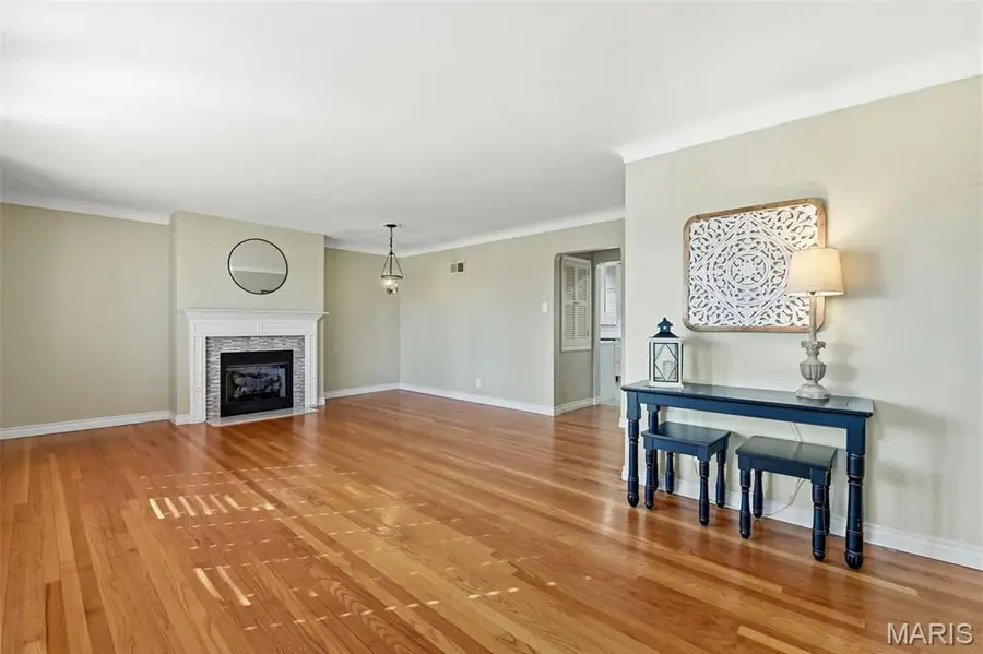 10643 Charrette Drive, Saint Louis, MO 63123 - #3