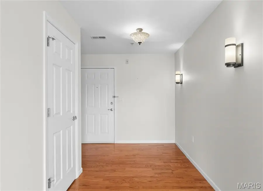 1 Monarch Trace Court #301, Chesterfield, MO 63017 - #2