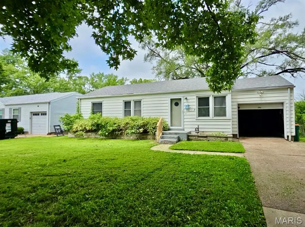 10413 Ewell Drive, Bellefontaine Neighbors, MO 63137 - #1