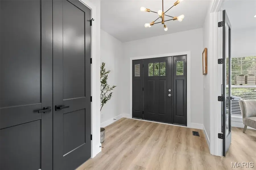 403 Rayburn Avenue, Saint Louis, MO 63127 - #2