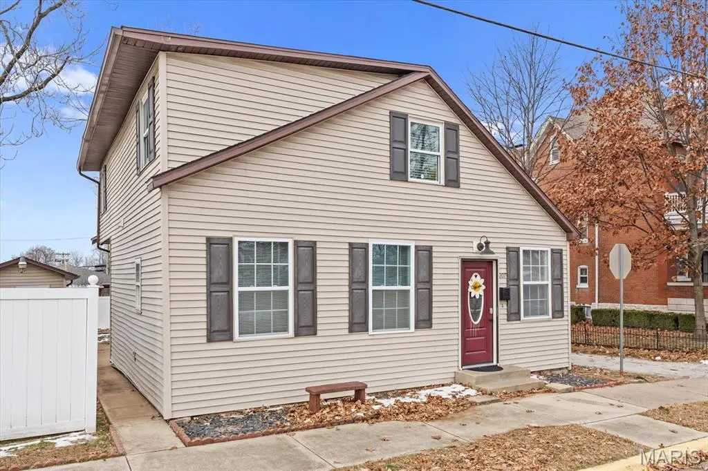 207 N Main Street, Waterloo, IL 62298 - #1