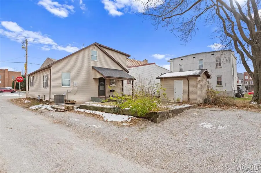 207 N Main Street, Waterloo, IL 62298 - #2