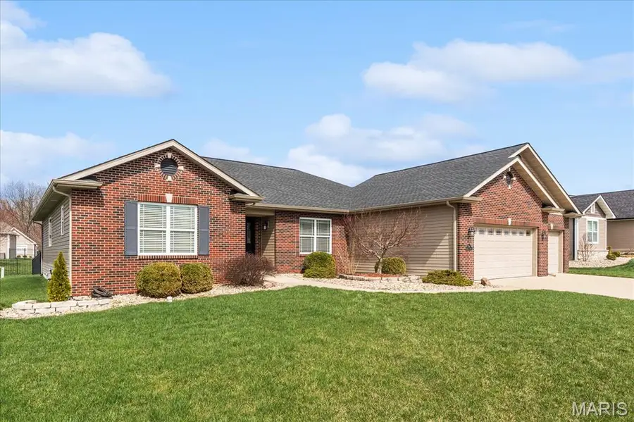 708 Longfellow Drive, Caseyville, IL 62269 - #2