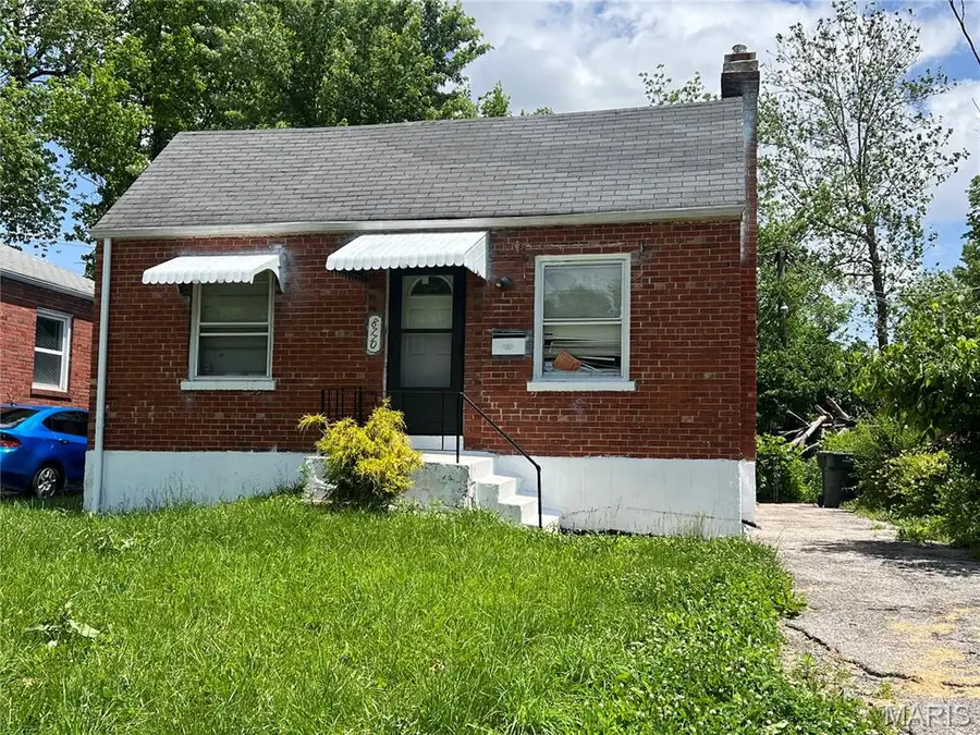 8770 Jordan Avenue, Saint Louis, MO 63147 - #2