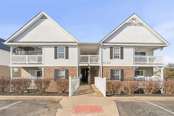 914 Saravalle Drive, St Charles, MO 63376