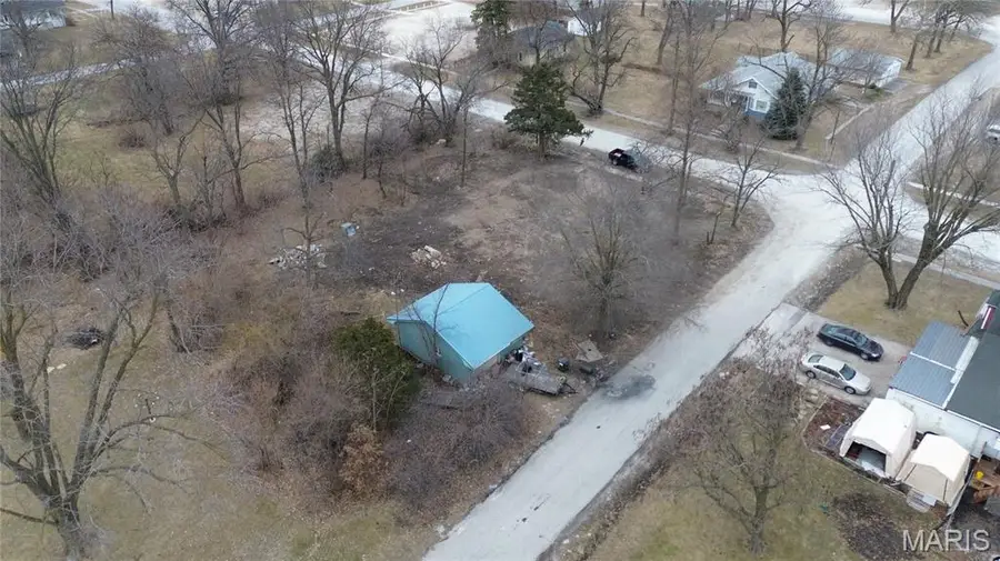 323 W Phipps, La Plata, MO 63459 - #2