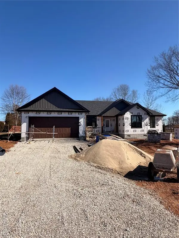 2230 Cherry Blossom Circle, Lebanon, MO 65536