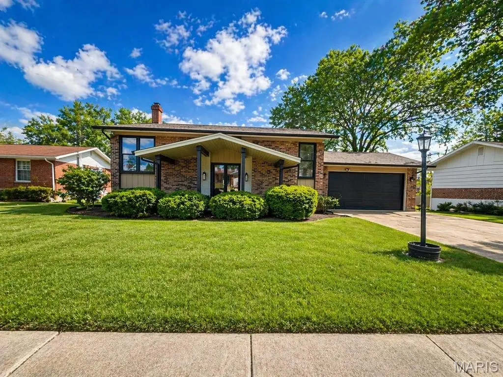 4444 Mattis Road, Saint Louis, MO 63128 - #1