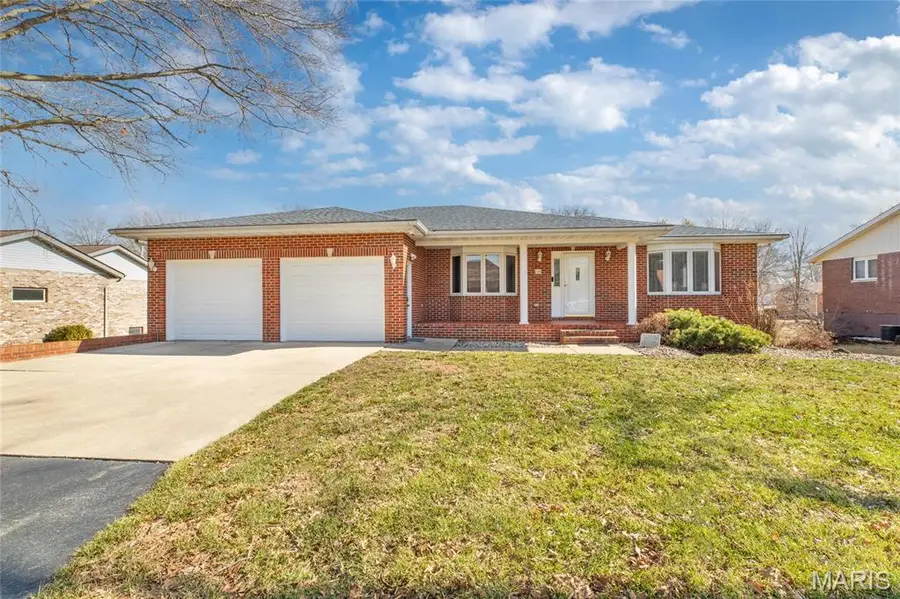 18 Lake Drive, Moro, IL 62067 - #2