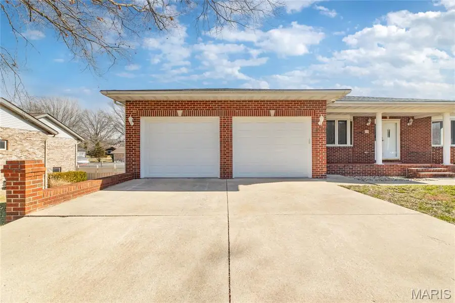 18 Lake Drive, Moro, IL 62067 - #3