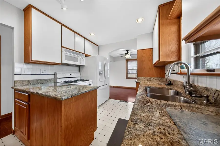 10845 Vargas Drive, Saint Louis, MO 63123 - #3