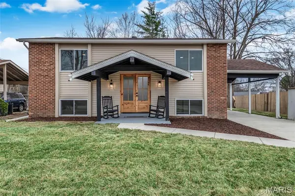 417 Palermo Drive, Ballwin, MO 63021