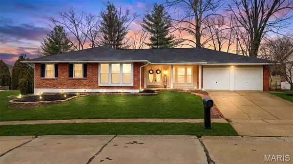 805 Phaeton Drive, Manchester, MO 63021