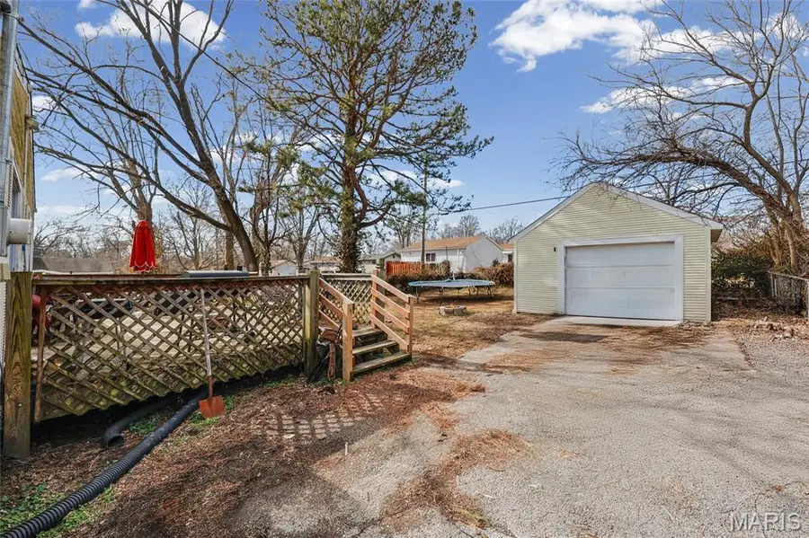 10405 Earl Drive, Castle Point, MO 63136 - #2