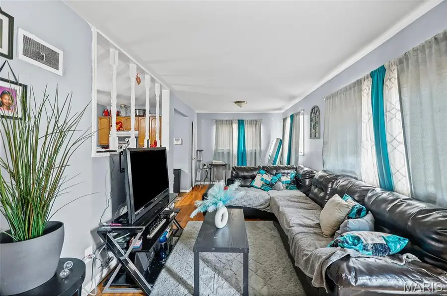 10405 Earl Drive, Castle Point, MO 63136 - #3