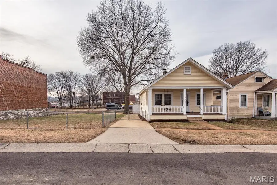 6444 Plateau Avenue, Saint Louis, MO 63139 - #2
