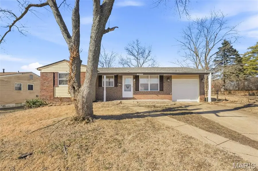 10557 Castle Drive, Saint Louis, MO 63136 - #2